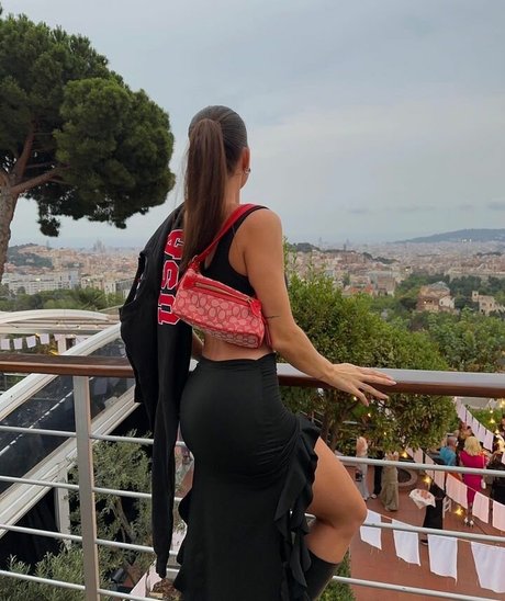 paulagonu セクシーモデル 写真