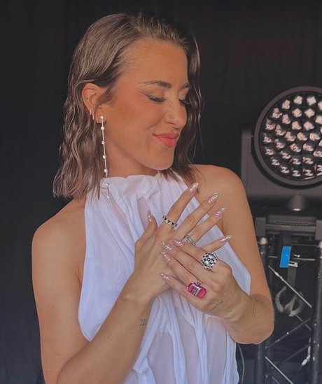 paulagonu ポルノスター 写真