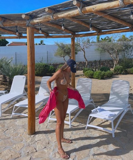 paulagonu 女優 写真