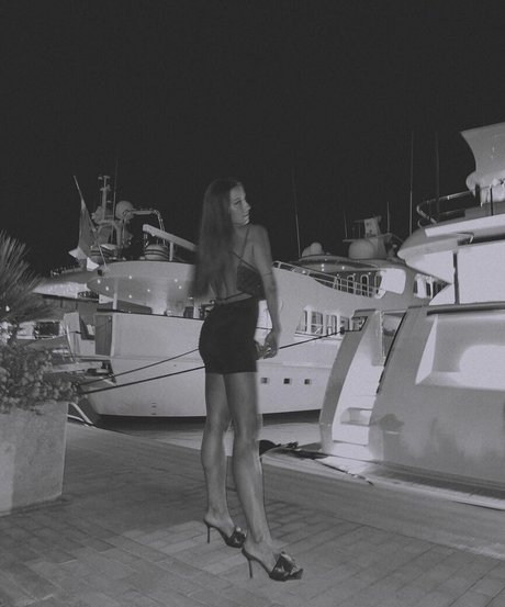 paulagonu ヌードモデル アーカイブ