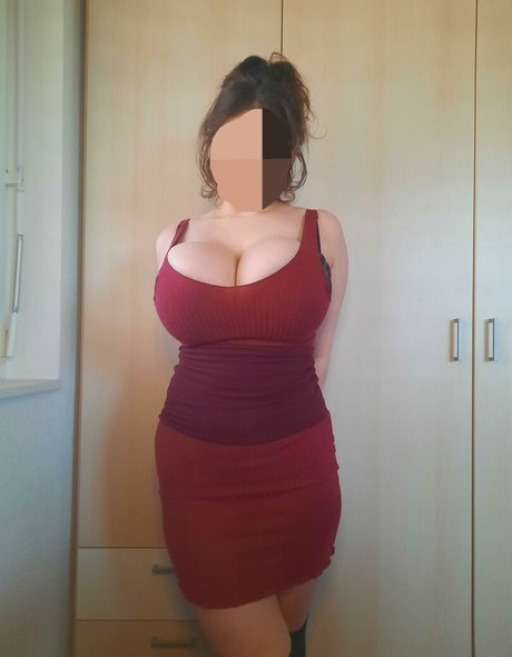 アジアンゴス オンリーファンズ ポルノグラフィック 画像