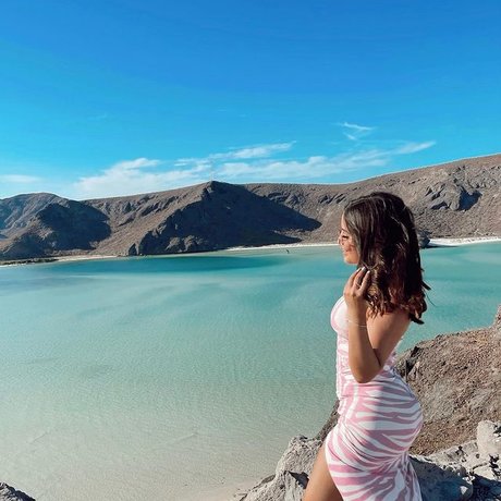 ママの足OnlyFans セクシーxxx 写真