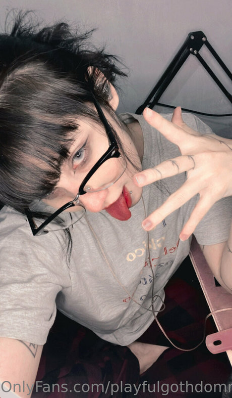 playfulgothdomme 裸のポルノスター 写真