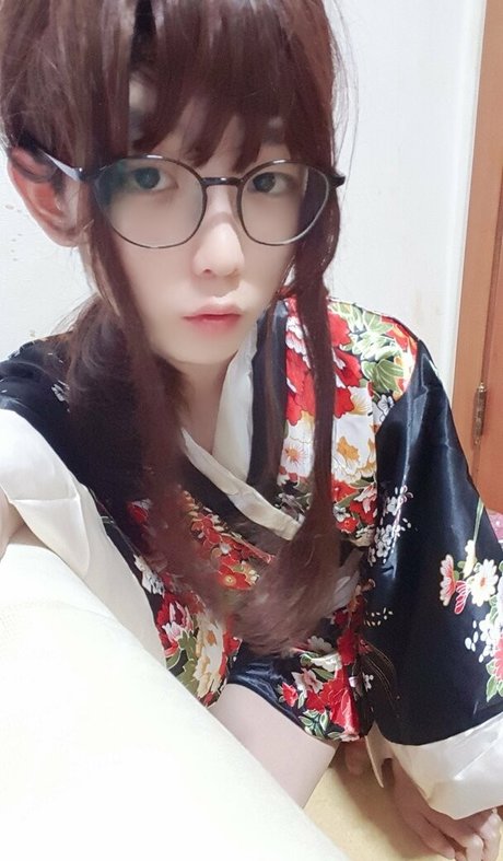 ywzzz 最高のポルノスター 写真