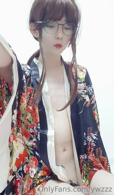 男性限定ファン 裸 写真