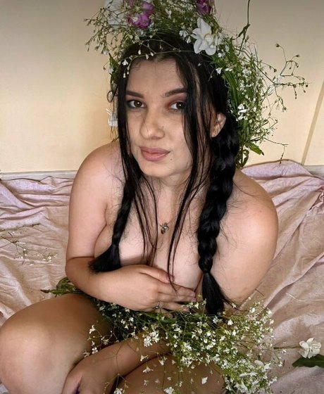 巨乳の黒人女性オンリーファンズ 無料ヌード 画像