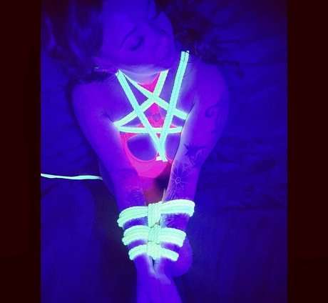 Kittyxxxglitter ポルノスター 素敵 ギャラリー