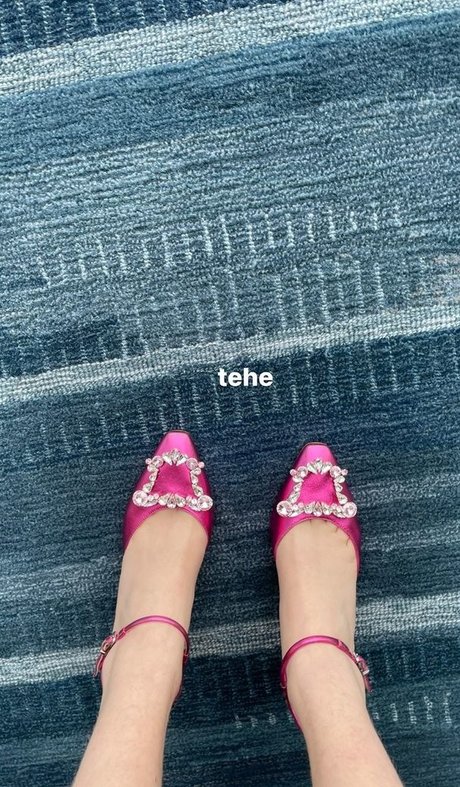 Maisie Peters アートスター ギャラリー