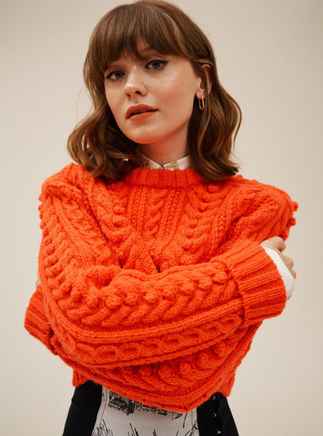 Maisie Peters ポルノモデル アーカイブ