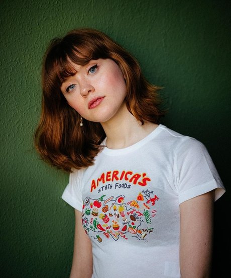 Maisie Peters xxxモデル 写真