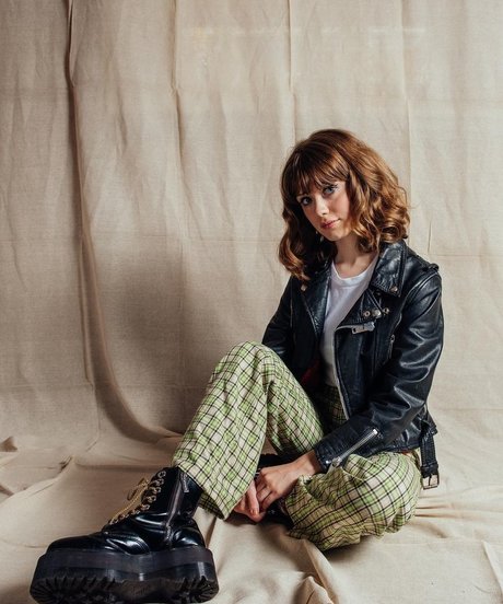 Maisie Peters ポルノスター HD 写真