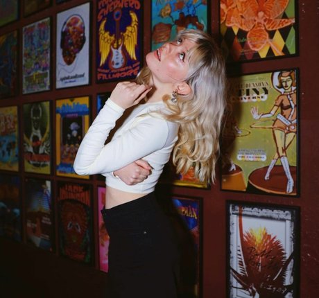 Maisie Peters HDスター 写真