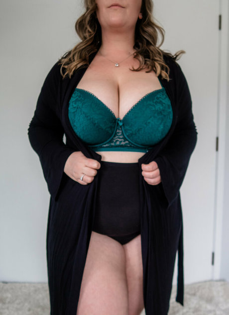 ashleytheteasefree 独占ポルノスター 画像