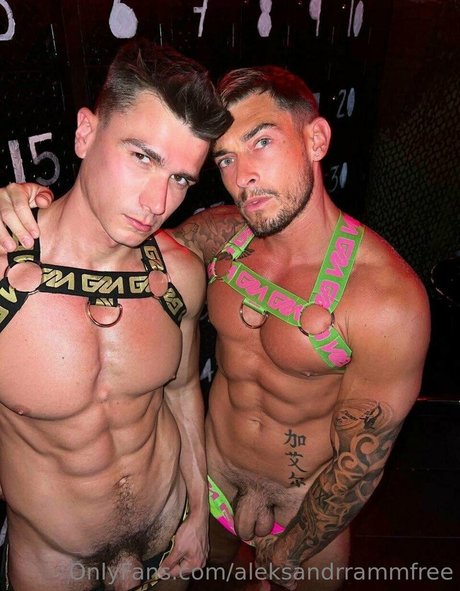 大学生カップルのオンリーファンズ アダルト無料 写真