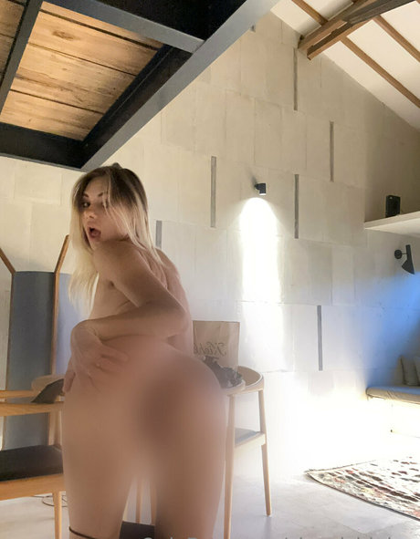寝取られアマチュアOnlyFans 美しい裸 写真