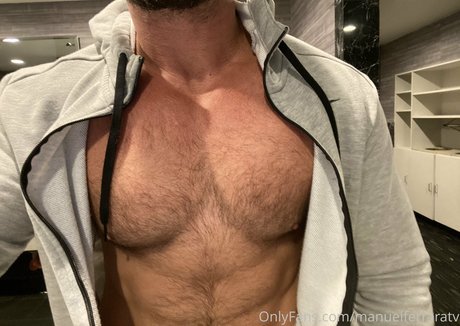 manuelferraratv 独占女優 写真