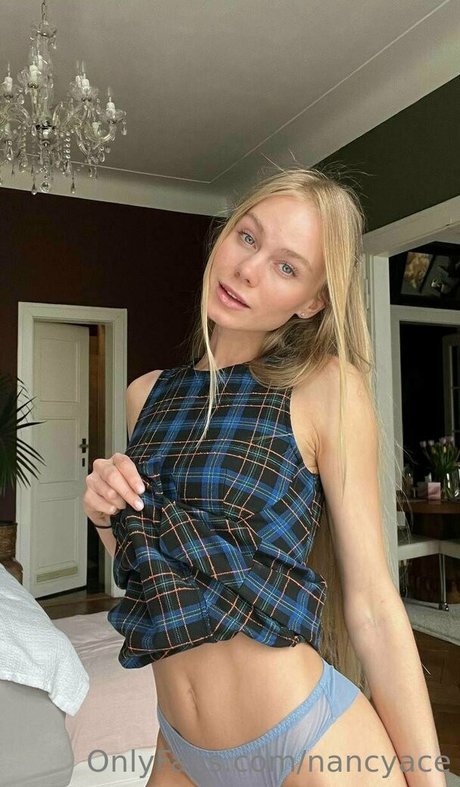 NancyAce エロティックなポルノスター 写真