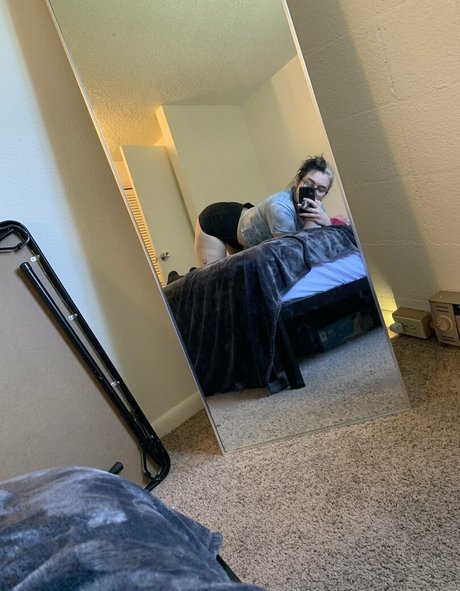 アジア人女性OnlyFans アート裸 画像