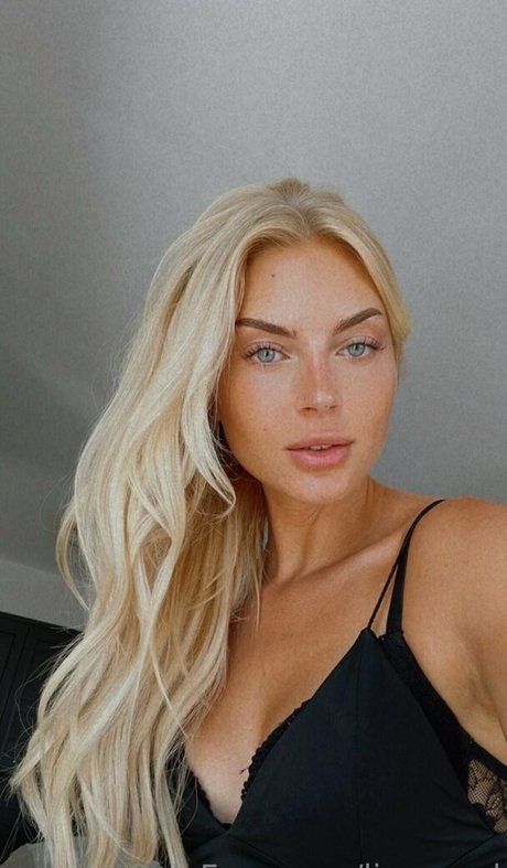 ピアス乳首オンリーファンズ えろ ギャラリー