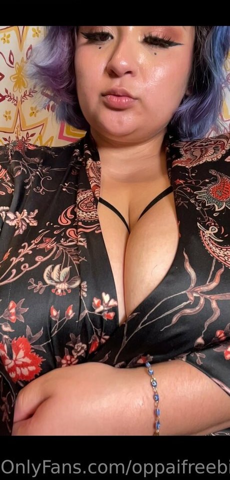 ぽっちゃり黒人OnlyFans 無料裸 画像