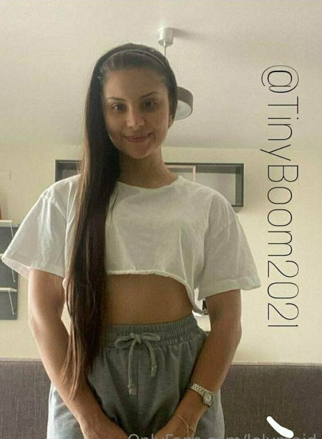 lelymaid xxxポルノスター 写真