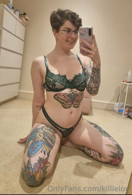 アラブのティーンズオンリーファンズ アダルト 写真