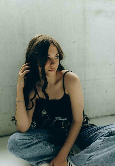 縛られたOnlyFans 美しいポルノ 画像