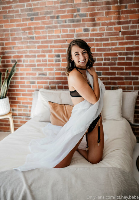 ゴス3P OnlyFans パーフェクト 写真