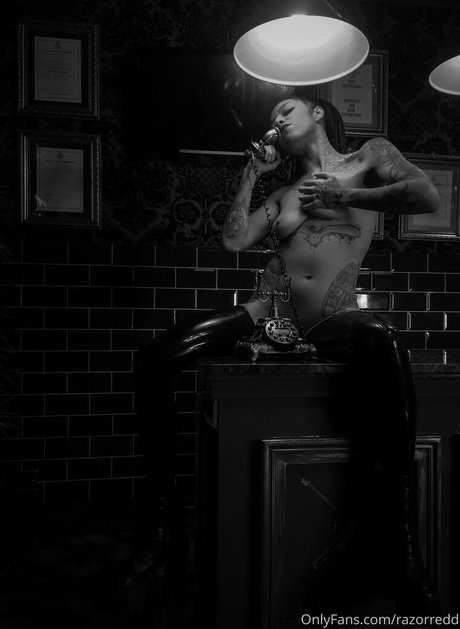 巨大なチンポを持つシーメールオンリーファンズ セクシーxxx 画像