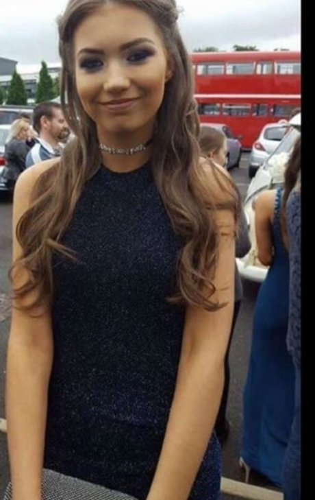 巨乳ティーンオンリーファンズ エロチック 写真