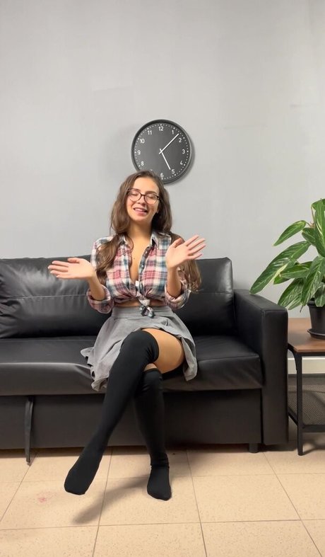 小さなオンリーファンズ 裸 写真