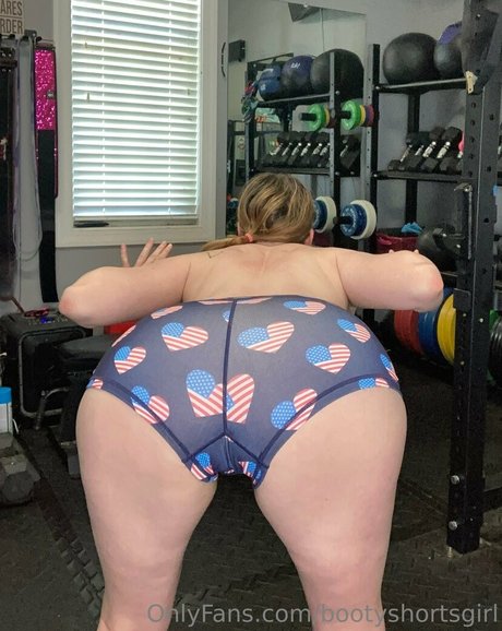 bootyshortsgirl スター ヌード 画像