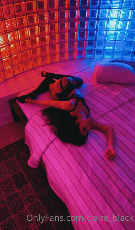 ポーグ xxx オンリーファンズ ヌード 写真