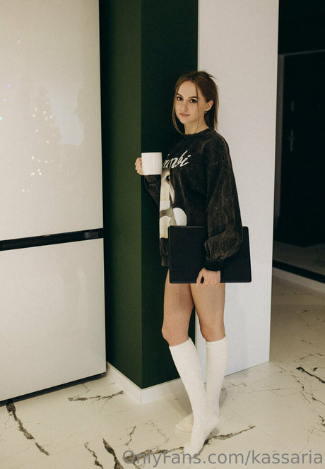 kassaria 美しいモデル 写真