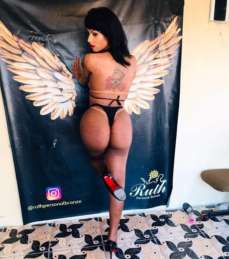 熟女メガネOnlyFans セクシーヌード 画像