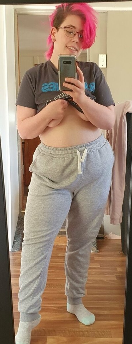 大きなお尻と巨乳のオンリーファンズ ポルノグラフィック 写真