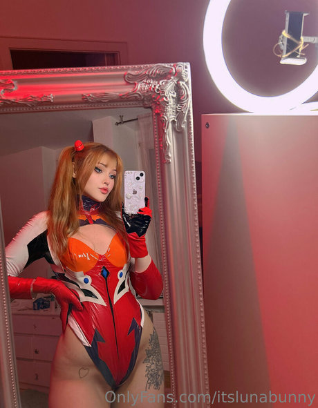 ブロンドビキニOnlyFans ヌード 画像