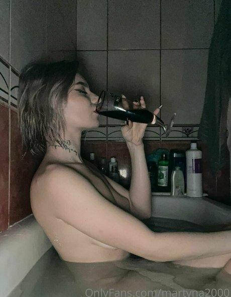 martyna2000 モデル 画像