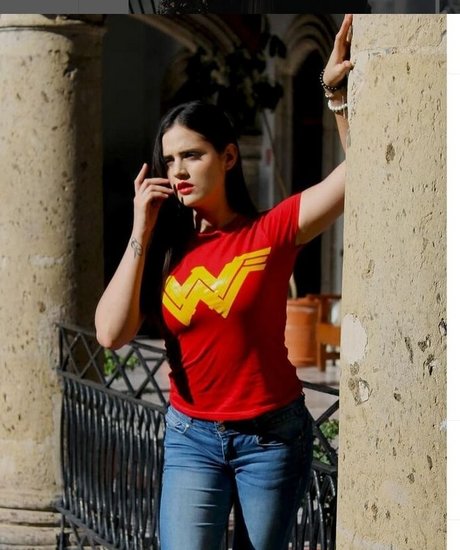 サプライズアナルOnlyFans アート裸 写真