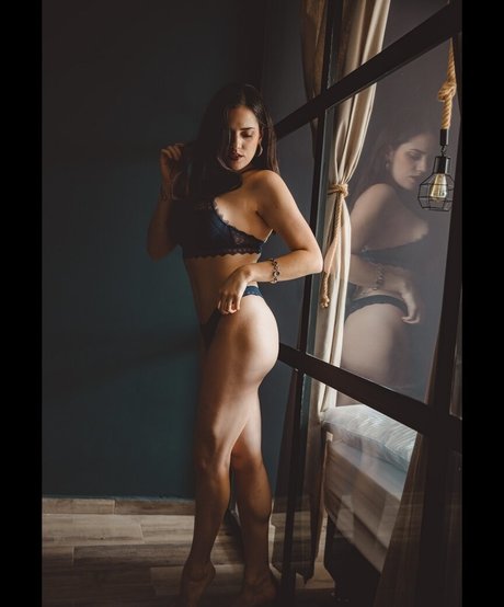 Ophelie Rullier 独占女優 画像