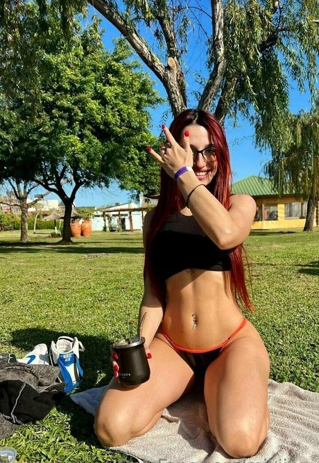 アラブのティーンズオンリーファンズ ヌード ギャラリー