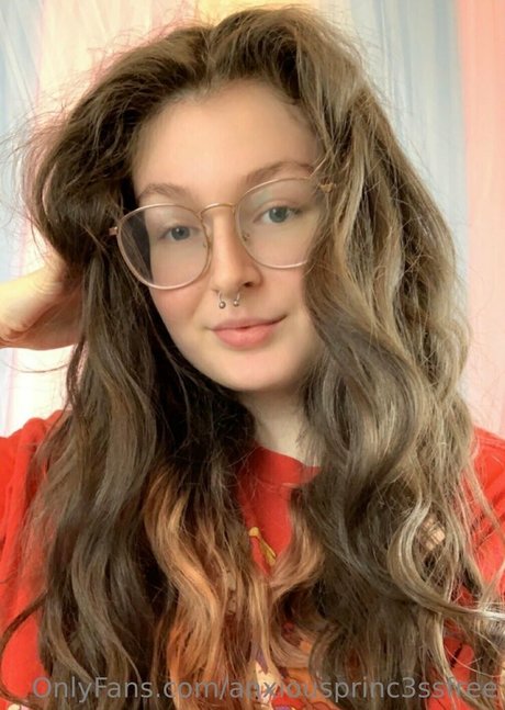 小人ヌードオンリーファンズ 可愛い 写真