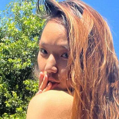 熟女クーガーオンリーファンズ セクシー 写真