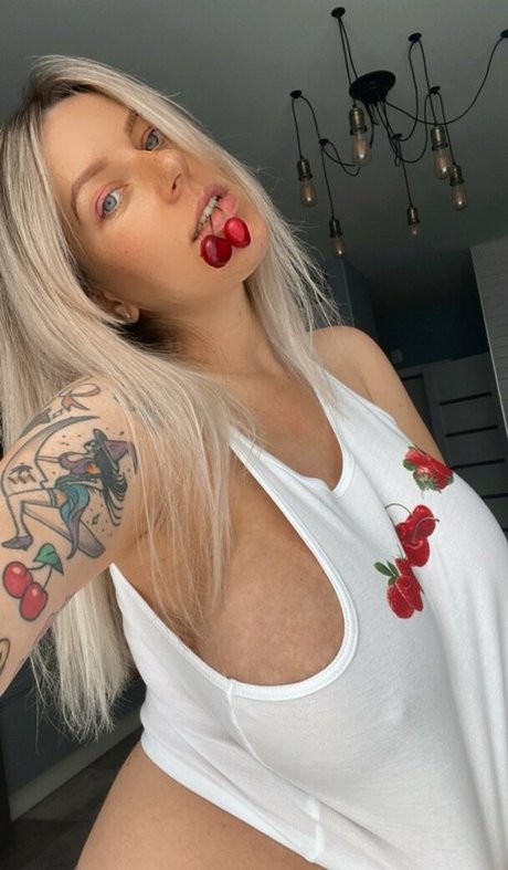 年配の熟女オンリーファンズ ホットポルノ 写真