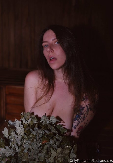 ポニーテールオンリーファンズ 無料エロ 写真