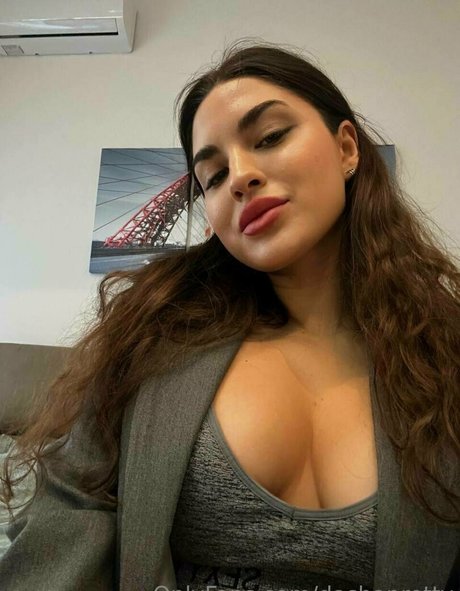 トランスジェンダーの女の子のオンリーファンズ セクシーヌード 写真