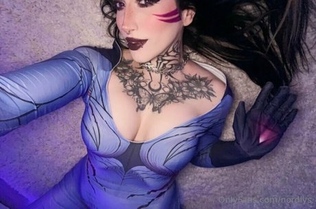 痩せたティーンのオンリーファンズ 素敵 写真