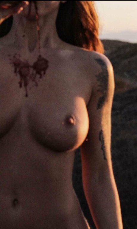 小柄な妻OnlyFans 美しい 写真