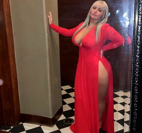 BBWキティOnlyFans アートヌード 写真