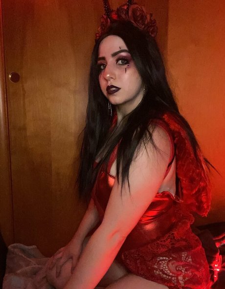 rayafterhours 女優 写真